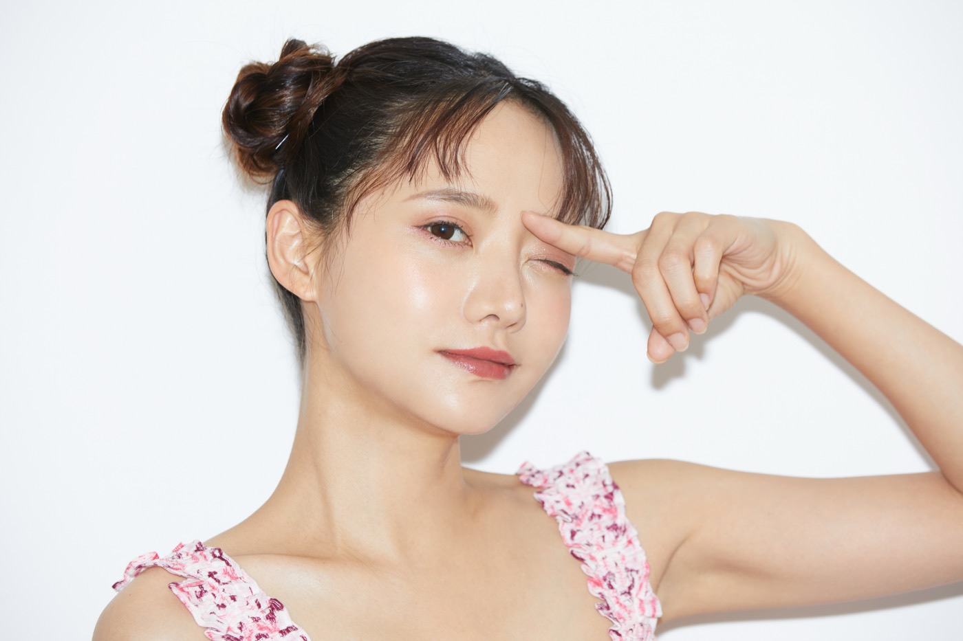医療脱毛で肌をととのえる女性のイメージ